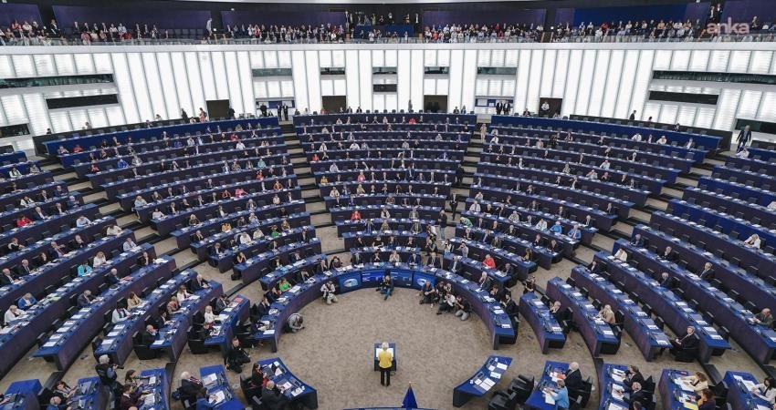 Avrupa Parlamentosu'ndan yapılan açıklamada, "Parlamento, Türkiye'de yabancı gazetecilerin ve yabancı Hristiyanların,