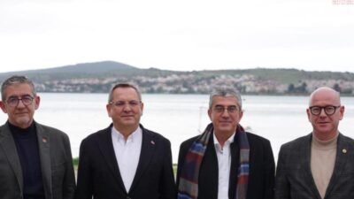 Ayvalık Belediye Başkanı Mesut Ergin, CHP Grup Başkanvekili Gökhan Günaydın,
