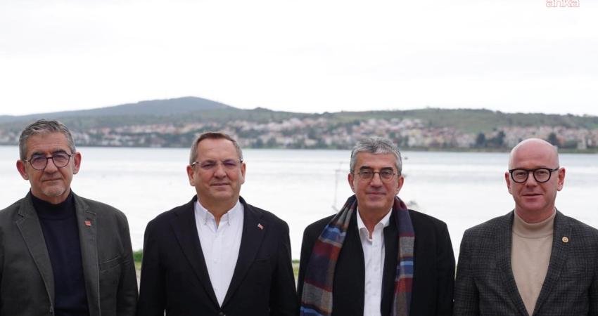 Ayvalık Belediye Başkanı Mesut Ergin, CHP Grup Başkanvekili Gökhan Günaydın,