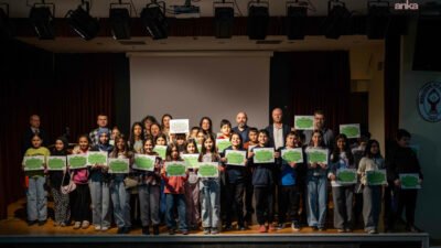 Bornova Belediyesi Mevlana Toplum ve Bilim Merkezi’nde düzenlenen bilim kulüpleri