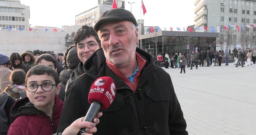 Son yıllarda derinleşen ekonomik kriz gıda kuyruklarını uzatıyor. Oruca bir