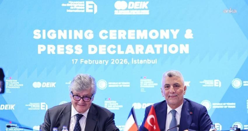 Bakan Bolat: “Fransa ile 2025’te ikili ticaret hacmi 24 milyar dolarla tarihi zirveye ulaştı” Ticaret Bakanı Ömer Bolat, Fransa ile 8. Dönem JETCO Toplantısı’nın