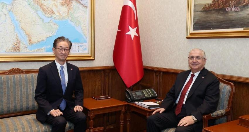 Bakan Güler, Japonya’nın Ankara Büyükelçisi Tamura ile görüştü Milli Savunma Bakanı Yaşar Güler, Japonya'nın Ankara Büyükelçisi Masami Tamura