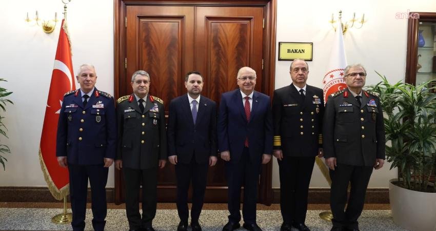 Milli Savunma Bakanı Yaşar Güler, beraberindeki komuta kademesiyle Adalet Bakanı