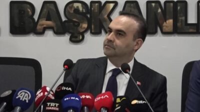 Mehmet Fatih Kacır, deprem sonrası yürütülen çalışmaları yerinde incelemek ve