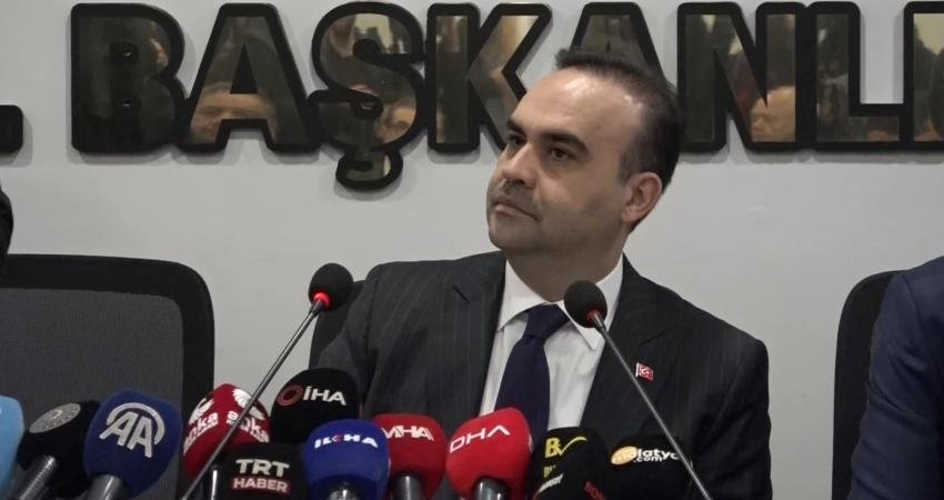 Mehmet Fatih Kacır, deprem sonrası yürütülen çalışmaları yerinde incelemek ve