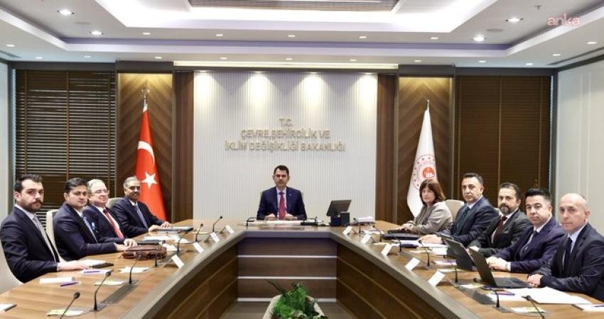 Bakan Kurum, Gelişen ülkeler D-8 Teşkilatı Genel Sekreteri Mahmoud ile görüştü Çevre, Şehircilik ve İklim Değişikliği Bakanı Murat Kurum, Gelişen ülkeler D-8