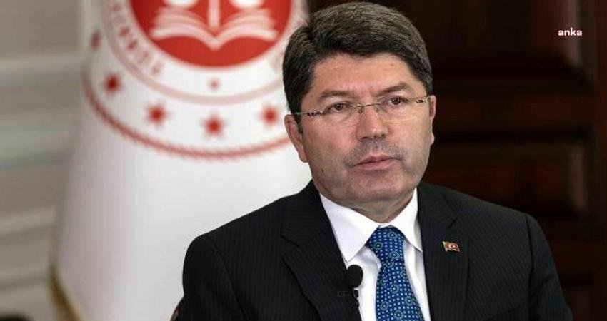 Adalet Bakanı Yılmaz Tunç, kıyafeti nedeniyle İYİ Partili Mehmet Emin