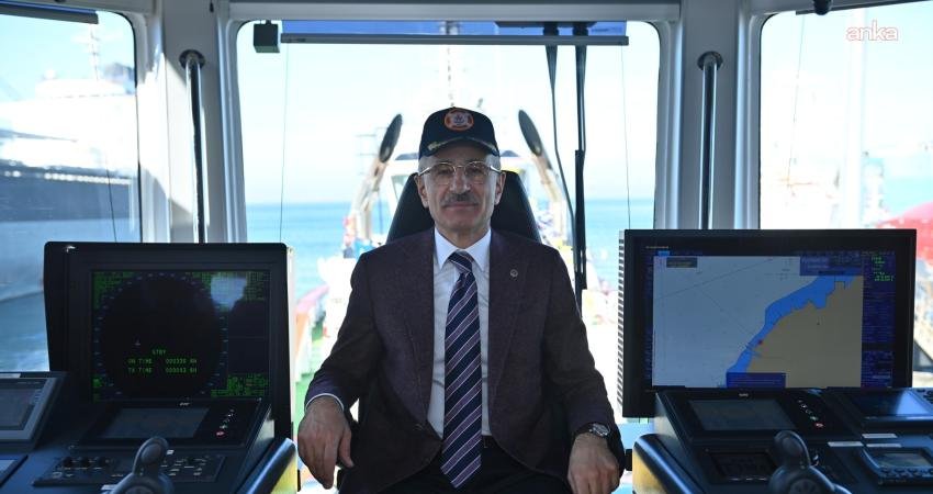 Bakan Uraloğlu: “Denizciliğin İnterneti Projesi ile gemi trafiği yönetimini dijital ortamda daha etkin hale getireceğiz” Ulaştırma ve Altyapı Bakanı Abdulkadir Uraloğlu, “Denizciliğin İnterneti Projesi” ve