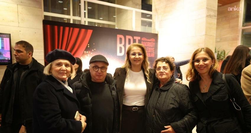 Bakırköy Belediye Tiyatroları’nın yeni oyunu “Ay Tedirginliği”nin galası, Leyla Gencer