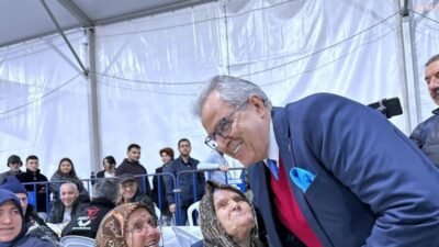 Bandırma Belediye Başkanı Dursun Mirza, Ramazan ayı dolayısıyla düzenlenen iftar