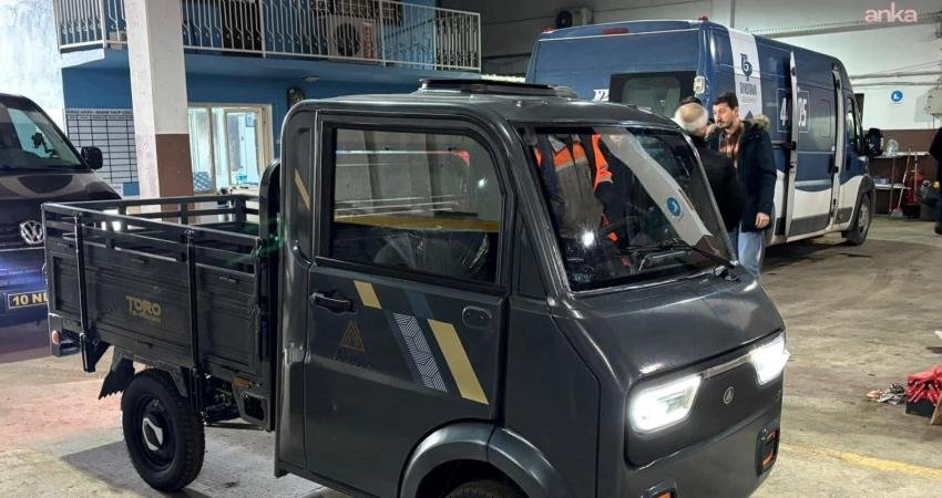 Bandırma Belediyesi, araç ve ekipman envanterini güçlendiriyor Bandırma Belediye Başkanı Dursun Mirza, Park ve Bahçeler Müdürlüğü bünyesine