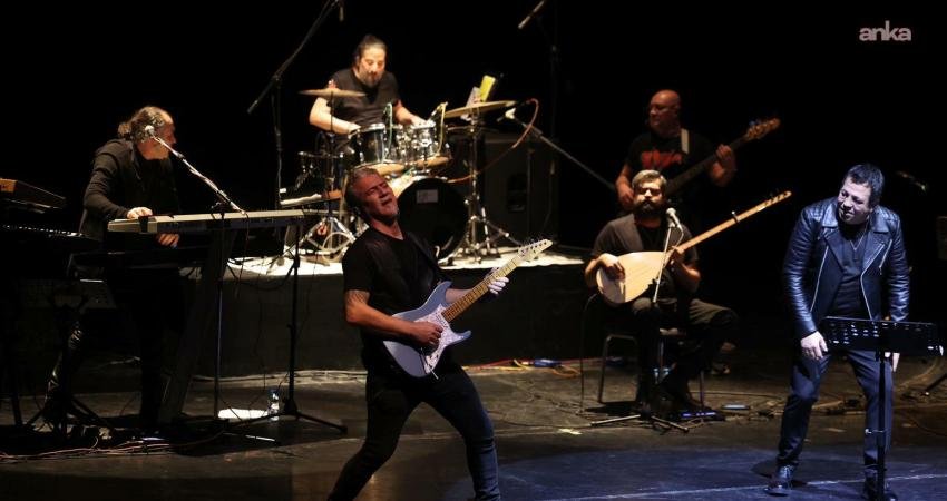 Bakırköy Belediyesi tarafından düzenlenen “Anadolu Rock Ozanları Barış’tan Cem’e” isimli