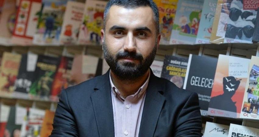 Gazeteci Alican Uludağ'ın gözaltına alınmasına meslek örgütlerinin tepkileri devam ediyor.