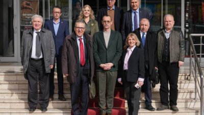 Etimesgut Belediye Başkanı Erdal Beşikcioğlu, Sosyal Demokrasi Derneği (SDD) yöneticileriyle