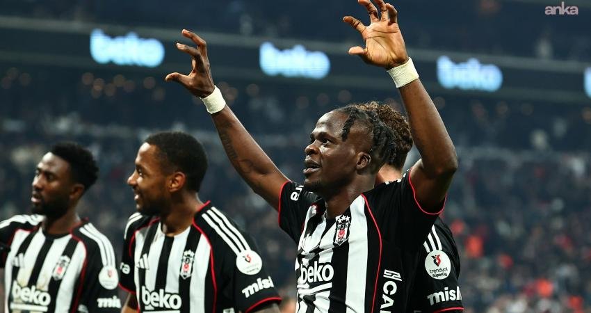 Beşiktaş, Göztepe’yi 4-0 mağlup etti Trendyol Süper Lig'in 23. haftasında Beşiktaş sahasında karşılaştığı Göztepe'yi 4-0
