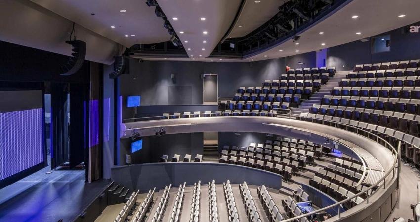 Beşiktaş Kaymakamlığı, ilçe sınırları içinde bulunan Zorlu Performans Sanatları Merkezi'nde