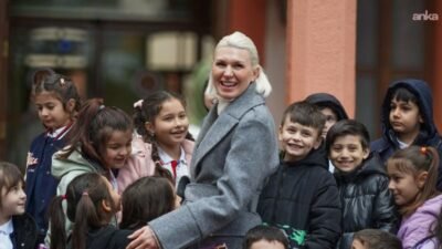 Bilecik Belediye Başkanı Melek Mızrak Subaşı, Atatürk İlkokulu 2’nci sınıf öğrencilerini