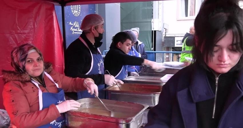 Bilecik Belediyesi tarafından kent merkezine kurulan iftar çadırları, Ramazan ayının