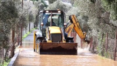 Bodrum Belediye Başkanı Tamer Mandalinci, şiddetli yağış nedeniyle taşkınların yaşandığı