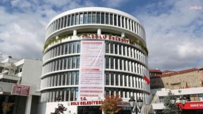 Bolu Belediyesine yönelik operasyonda, Belediye Başkanı Tanju Özcan'ın dışında, aralarında