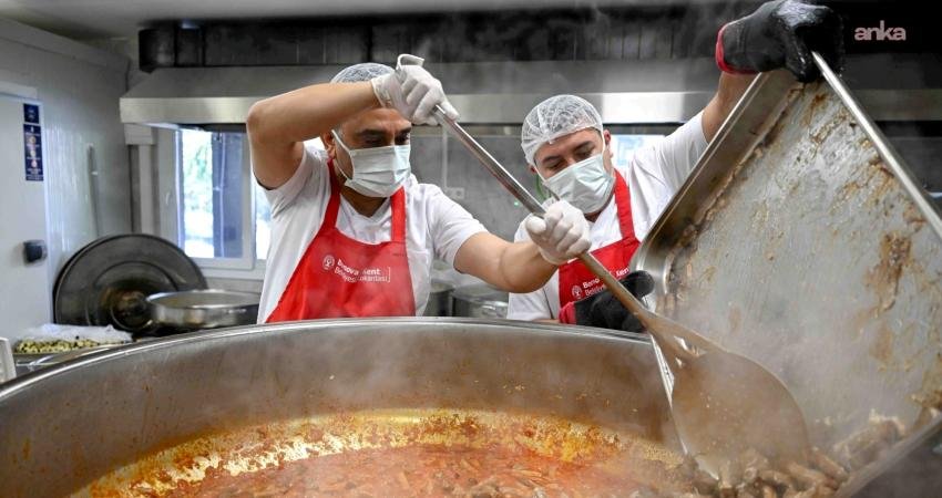 Bornova Belediyesi, ramazan ayı hazırlıklarını tamamladı. Sosyal belediyeciliği temel yönetim