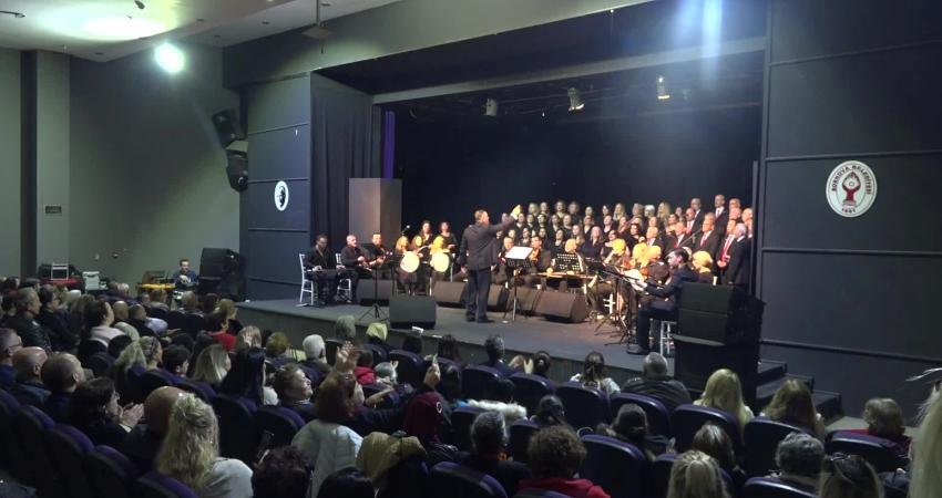 Bornova Belediyesi Türk Sanat Müziği Korosu’ndan Sevgililer Günü konseri Bornova Belediyesi Türk Sanat Müziği Korosu, 14 Şubat Sevgililer Günü’ne