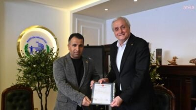 Bozüyük Belediye Başkanı Mehmet Talat Bakkalcıoğlu, Baharözü Mahallesi'nde yıllardır süren