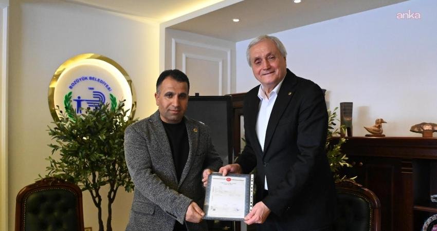 Bozüyük Belediye Başkanı Mehmet Talat Bakkalcıoğlu, Baharözü Mahallesi'nde yıllardır süren