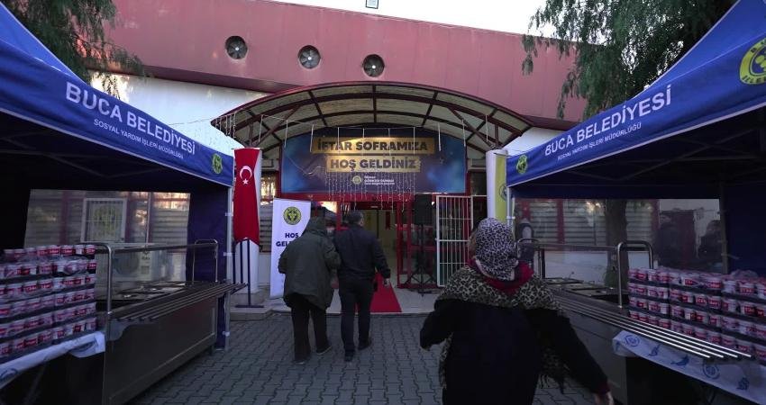 Buca Belediye Başkanı Görkem Duman, Şirinyer Düğün Salonu’nda kurulan ilk