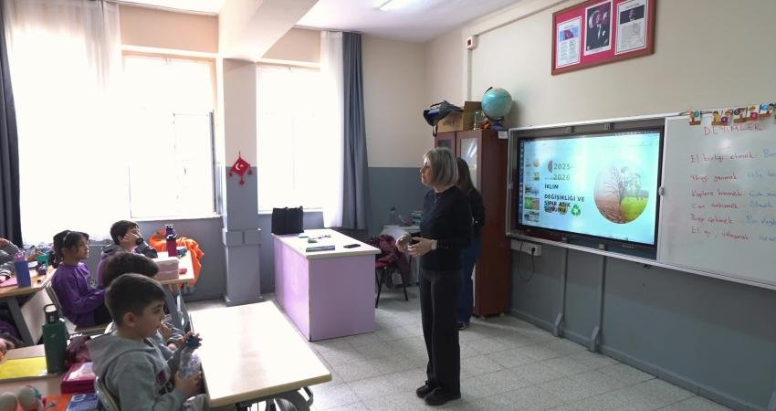 Bucalı çocuklara sıfır atık eğitimi Buca Belediyesi, sürdürülebilir bir gelecek için ilkokul öğrencilerine “İklim Değişikliği