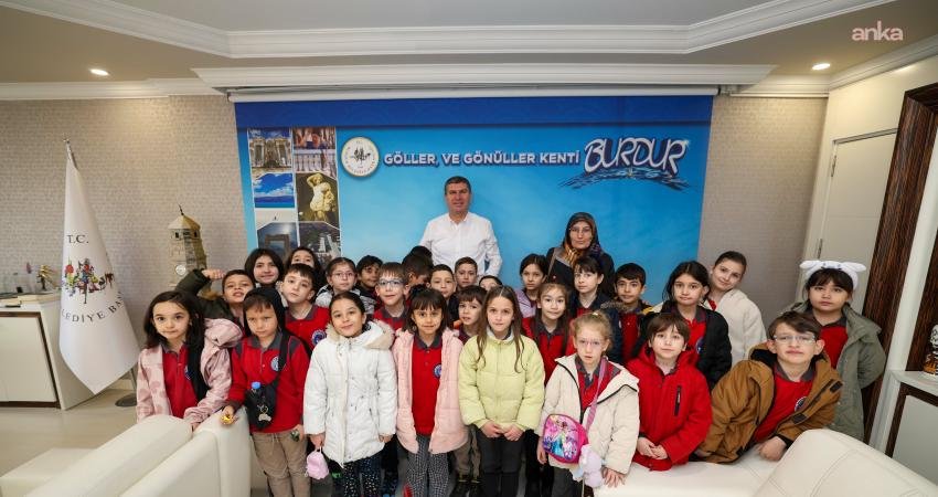 Hayat Bilgisi dersinde “Yerel Yönetimler” konusunu işleyen Bahçelievler Şehit Sıdkı