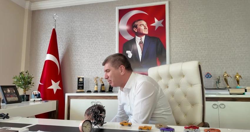 Burdur Belediye Başkanı Ali Orkun Ercengiz, DMD hastası Süleyman Akın’ın babası Sergen