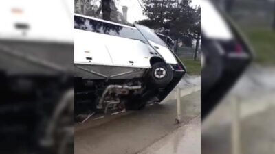 Burdur–Isparta karayolunda askeri personel ve mahkum taşıyan nakil aracının devrilmesi