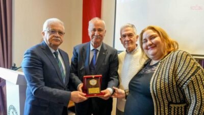 Burhaniye Belediyesi Kent Arşivi’nde, Burhaniye Belediye Başkanı Ali Kemal Deveciler’in