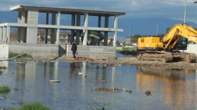 Balıkesir’in Burhaniye ilçesi Ören Mahallesi’nde yaklaşık iki hafta önce yolun