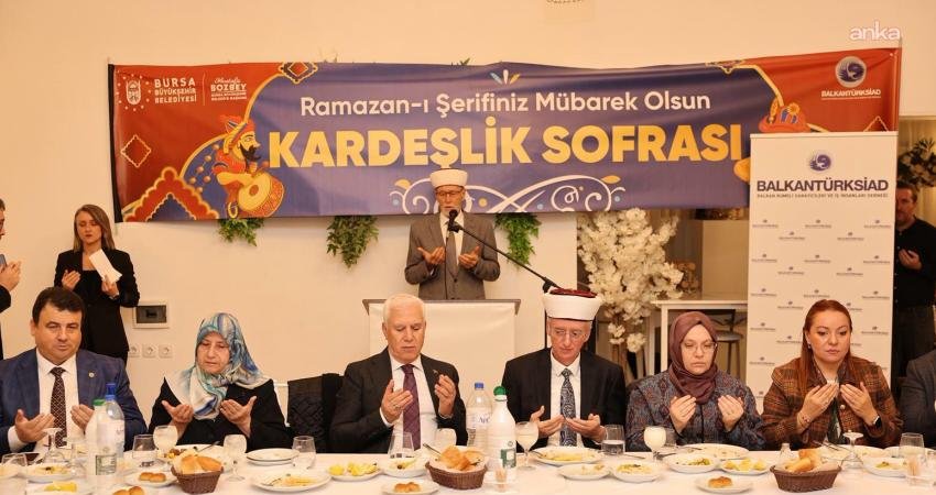 Bursa Büyükşehir Belediyesi’nden Batı Trakya’da dayanışma sofrası Bursa Büyükşehir Belediyesi’nin Batı Trakya’da düzenlediği iftar programında birlik ve