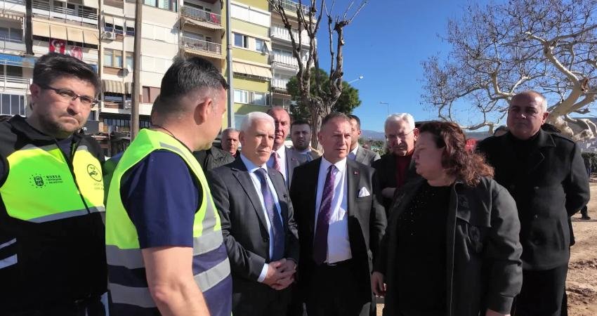 Bursa Büyükşehir Belediyesi’nden vizyon dönüşüm: Gemlik, yeni kordonuna kavuşuyor Bursa Büyükşehir Belediyesi, Gemlik sahilinde hem afet riskini azaltacak hem