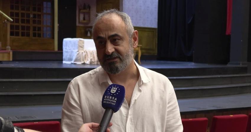 Bursa Büyükşehir Belediyesi Şehir Tiyatrosu, Michael Frayn’ın tiyatronun görünmeyen dünyasını