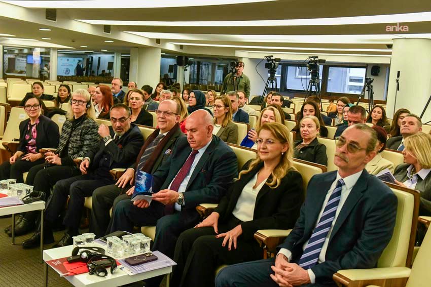 Ankara Büyükşehir Belediyesi, Avrupa Yönetişim Mükemmelliği Markası Ödülü’nü 3. kez kazandı Ankara Büyükşehir Belediyesi, Avrupa Konseyi tarafından geliştirilen “Avrupa Yönetişim Mükemmelliği