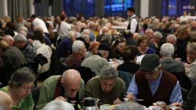 Çankaya Belediye Başkanı Hüseyin Can Güner, emekli yurttaşlar için düzenlenen iftar