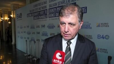 İzmir Büyükşehir Belediye Başkanı Cemil Tugay, belediyeye ait üç binanın