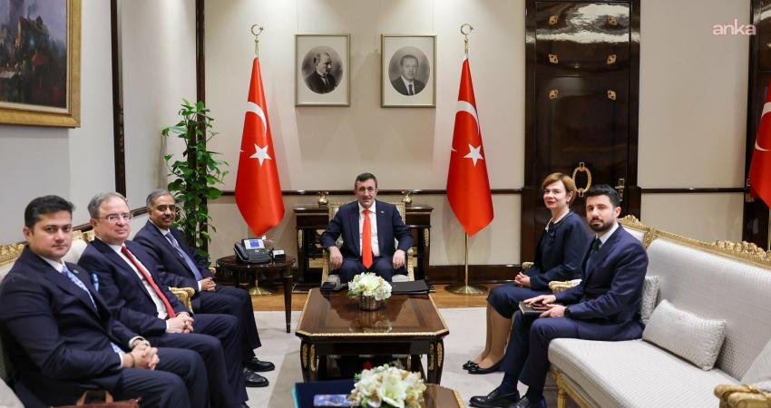 Cumhurbaşkanlığı Külliyesi’nde D-8 Genel Sekreteri Süheyl Mahmud ile bir araya