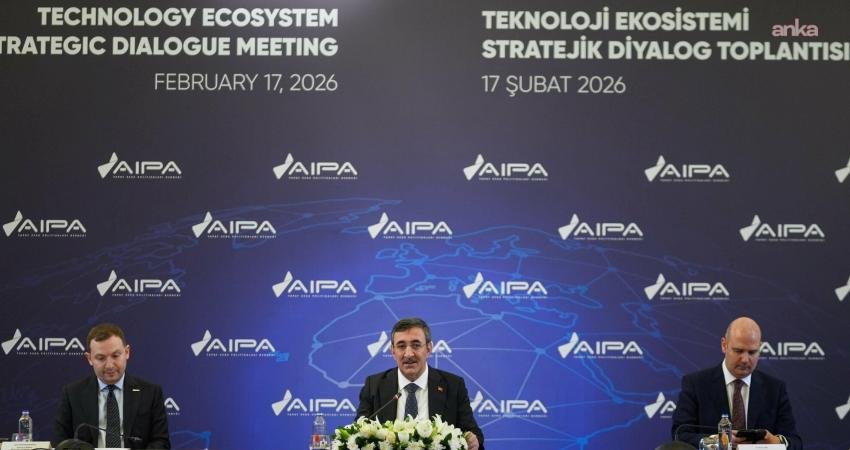 Cevdet Yılmaz, Teknoloji Ekosistemi Stratejik Diyalog Toplantısı’na katıldı Cumhurbaşkanı Yardımcısı Cevdet Yılmaz, Yapay Zekâ Politikaları Derneği (AIPA) ev sahipliğinde
