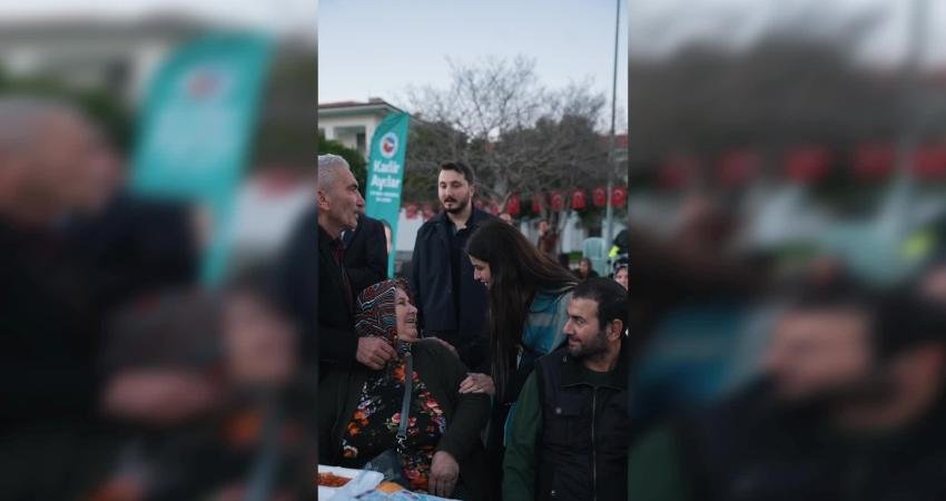 Ceyhan Belediyesi, binlerce vatandaşı Cumhuriyet Meydanı’nda düzenlenen iftarlarda buluşturdu Ceyhan Belediyesi, ramazan ayının gelmesiyle Kaymakamlık önü Cumhuriyet Meydanı’nda düzenlediği
