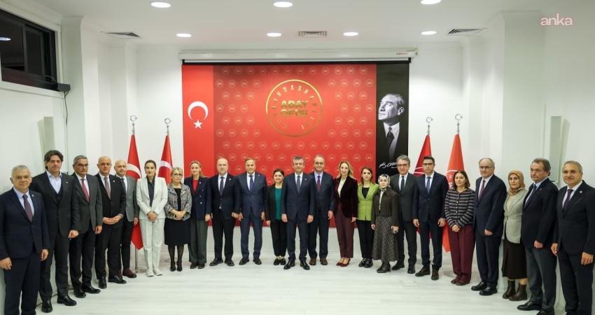 CHP, 2 Mart’ta “Milletle Birlikte Milletin Emrinde” buluşmasına hazırlanıyor CHP Cumhurbaşkanlığı Aday Ofisi (CAO) Yürütme Kurulu toplantısı, Özgür Özel