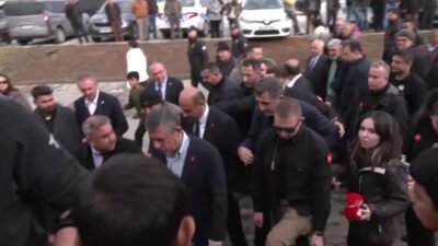 CHP Genel Başkanı Özgür Özel, Gaziantep'in Nurdağı ilçesindeki esnafla bir araya