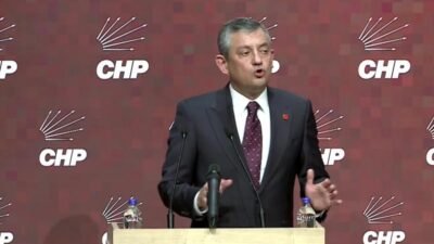 Özgür Özel’den Cumhurbaşkanı Erdoğan’a: “Sen prense misafirsin, ben Kahramanmaraş’ın bağrına geldim” CHP Genel Başkanı Özgür Özel, Cumhrubaşkanı Recep Tayyip Erdoğan'ın kendisine