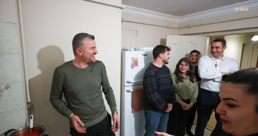 CHP İzmir İl Başkanı Güç ve Buca Belediye Başkanı Duman, iftar sofrasında gençleri dinledi Buca Belediye Başkanı Görkem Duman, CHP İzmir İl Başkanı Çağatay