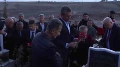 CHP Genel Başkanı Özgür Özel, Adıyaman'da deprem şehitliğini ziyaret ederek